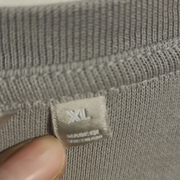 Athleta | Women's Gray Serenity Criss Cross Hem V-Neck Sweatshirt (Size XL) - Picture 5 of 13